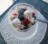 yogurt con berries