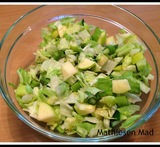 salat med spidskål og æbler