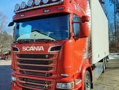 Skåpbil Scania R580 6x2*4