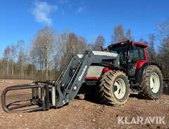 Traktor Valtra T130 med las...