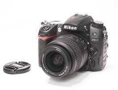 Nikon D7000 + 18-55mm f/3,5...