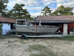 Aluminiumbåt 5,8m med akter...