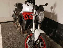 Ducati Monster 821 Vit/röd...