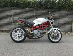 Ducati monster S2R