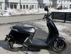 Yadea G5 moped 2022