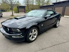 Ford Mustang GT Cab 4.6 V8