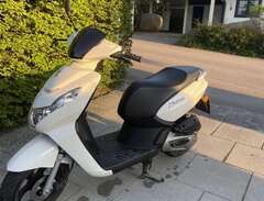 Moped Peugeot Kisbee 2021 vit