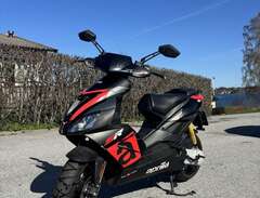 Aprilia SR50R Moped