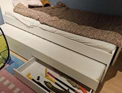 Ikea Släkt säng med utdragb...