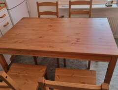 Jokkmokk matbord med 4 stolar