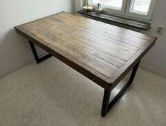Matbord från Woodenforge ”A...