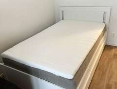 Ikea-säng med förvaring 120 cm
