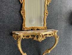 Antik spegel med konsolbord
