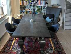 Lovely table and four chairs