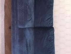 Blå sammets soffa 3 sitsig