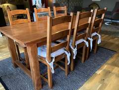 Rustikt matbord med 6 stolar