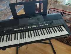 Keyboard Yamaha PSR E433