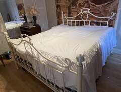 Säng  i Victorianskt stil 1...