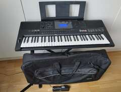 Yamaha PSR E453 Keyboard