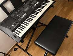 Yamaha Piano Keyboard Elect...