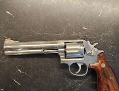 Smith&wesson revolver 6"