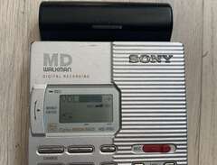 Retro Sony Walkman MZ-R90
