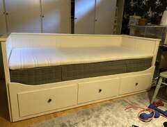 Ikea Hemnes säng