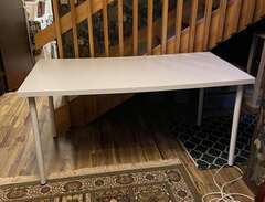 skrivbordet vit  från Ikea