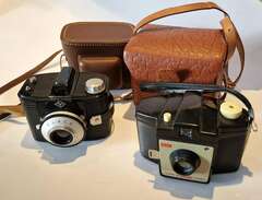 Två antika kameror