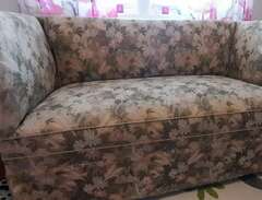 Äldre söt liten soffa, pass...