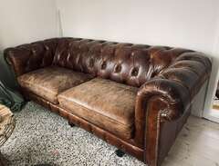Vintage Chesterfield soffa