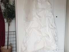 Brudklänning inkl slöja