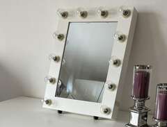 Spegel/ sminkspegel vit med...