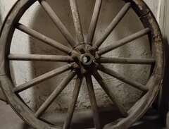 äldre vagnshjul