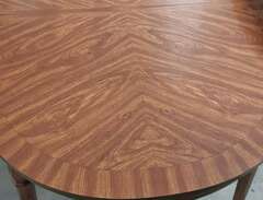 Ovalt matbord 6 stolar