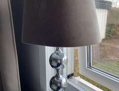 Fönsterlampa, bordslampa