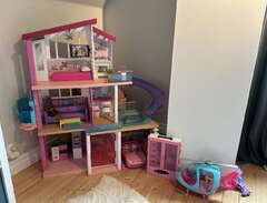 Barbie hus och Sylvanian hu...