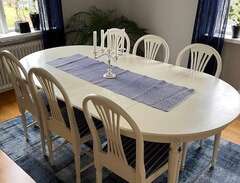 Hörnskåp, bord, 6 stolar