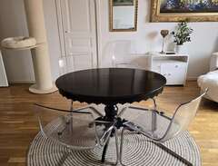 Matsalsbord med 6 st stolar