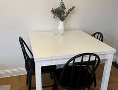 Matbord och stolar