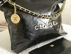 CHANEL 22  Handbag