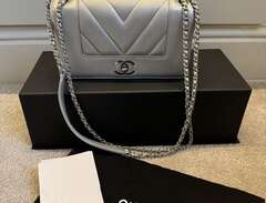 Chanel Flapbag silver