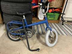 Retro barncykel med stödpinne