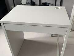 Skrivbord, MICKE (IKEA)