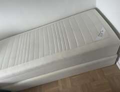 IKEA säng 160 cm (2 x 80 cm)