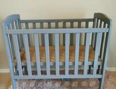 Bedside crib/spjälsäng nyfödd