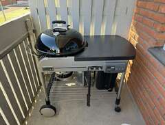 Weber Performer Deluxe Grill