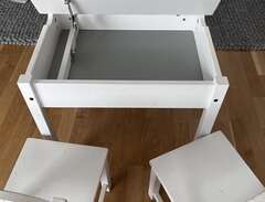IKEA barn skrivbord med två...