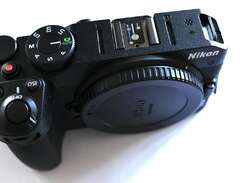 Nikon Z30 med objektiv 16-5...