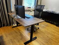 Kontorsbord och kontorsstol